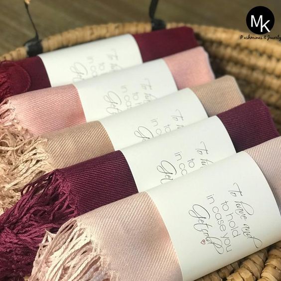 

ROLL LABEL UNTUK HIJAB, PASHMINA, KOTAK SOUVENIR, DLL (BISA CUSTOM)