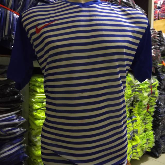 KAOS OLAHRAGA NIKE SALUR