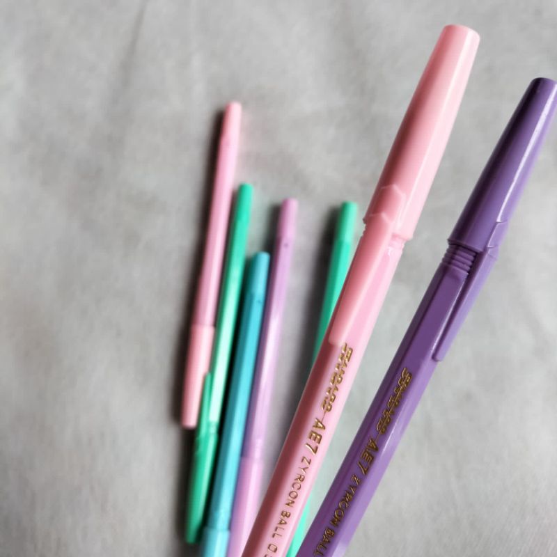 

(12pcs)Standard AE7 Warna Warni Zyrcon Bolpen Pena 0.38mm