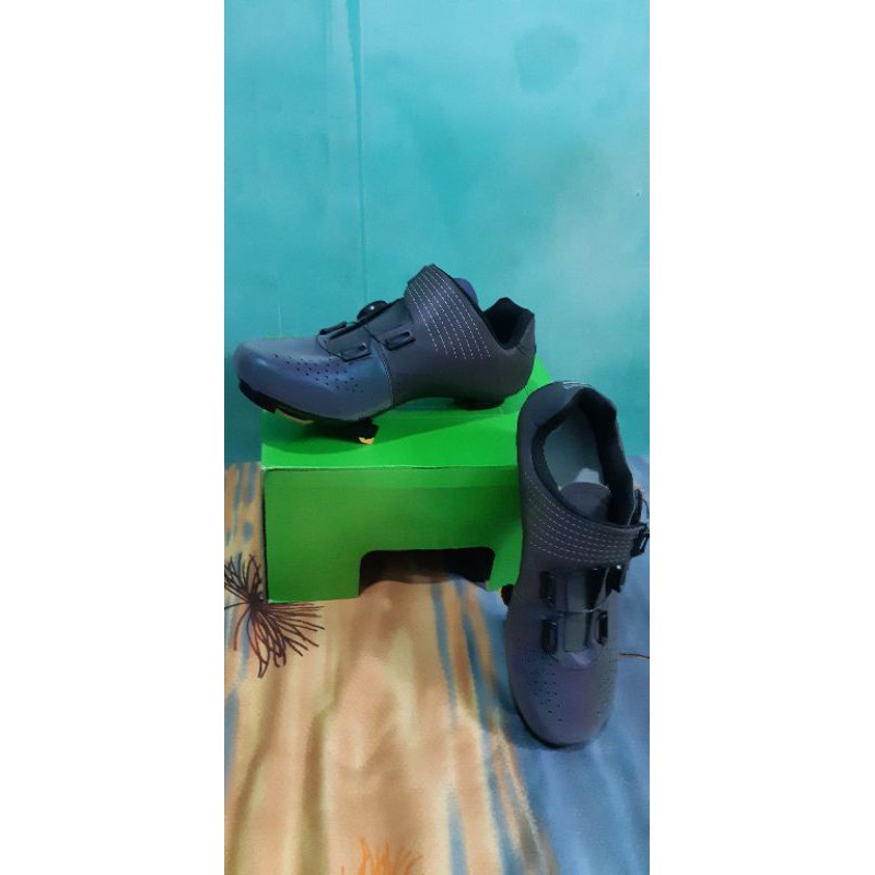 SEPATU SEPEDA ROADBIKE SPEED SHIMANO
