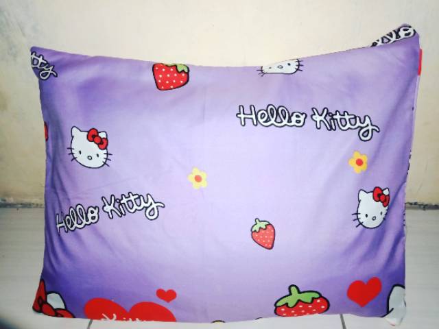 Sarung bantal karakter 60x45