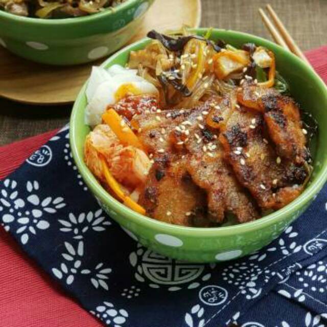 

Makanan Korean bbq Pork Belly rice bowl.