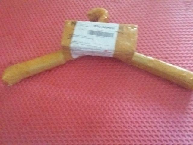 Hanger Kayu Dewasa Warna Coklat Tua