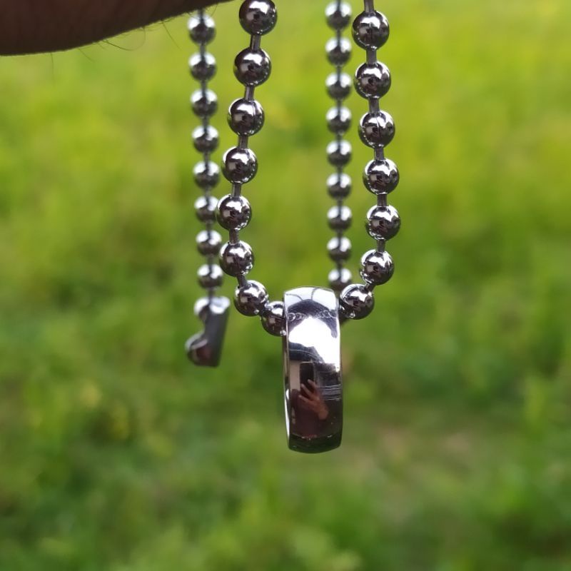 liontin kalung titanium cincin