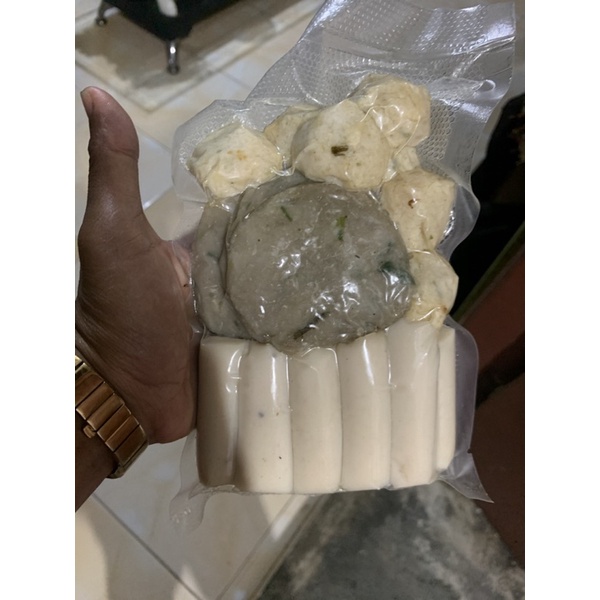 

pempek ikan seribuan enak cuka mantap isi 25pcs campur
