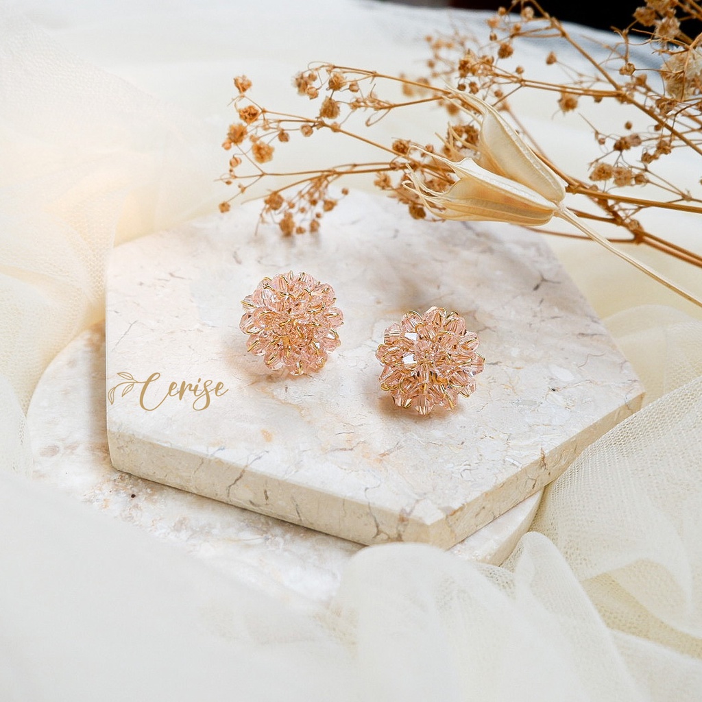 Chrysant Earrings | Anting tusuk bunga pompom korea cantik aksesoris wanita trendy stylish