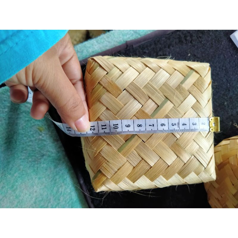 

Besek bambu Tumbu hampers hajatan tradisional