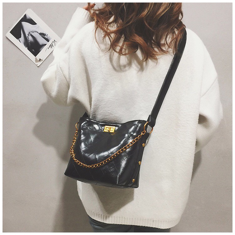 More584 Tas Selempang Kasual Wanita Olivia Woman Slingbag PU Import / slempang remaja