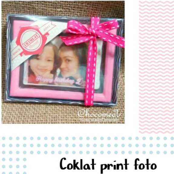 

Coklat Custom Foto Print Kado Ulang Tahun Wisuda Pernikahan Aman Dimakan