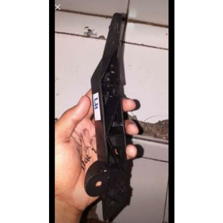 breaket bumper avanza depan 2005-2020