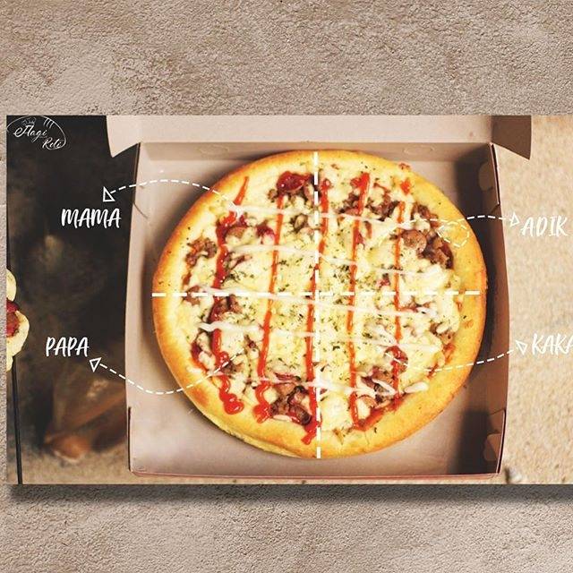 

pizza homemade . ukuran 25 made by order . pedan sekarang dikirim besok