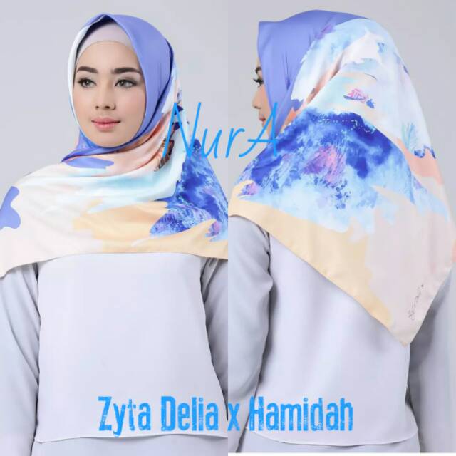 Zyta Delia X Hamidah Scarf Hijab Cantik Segiempat motif biru