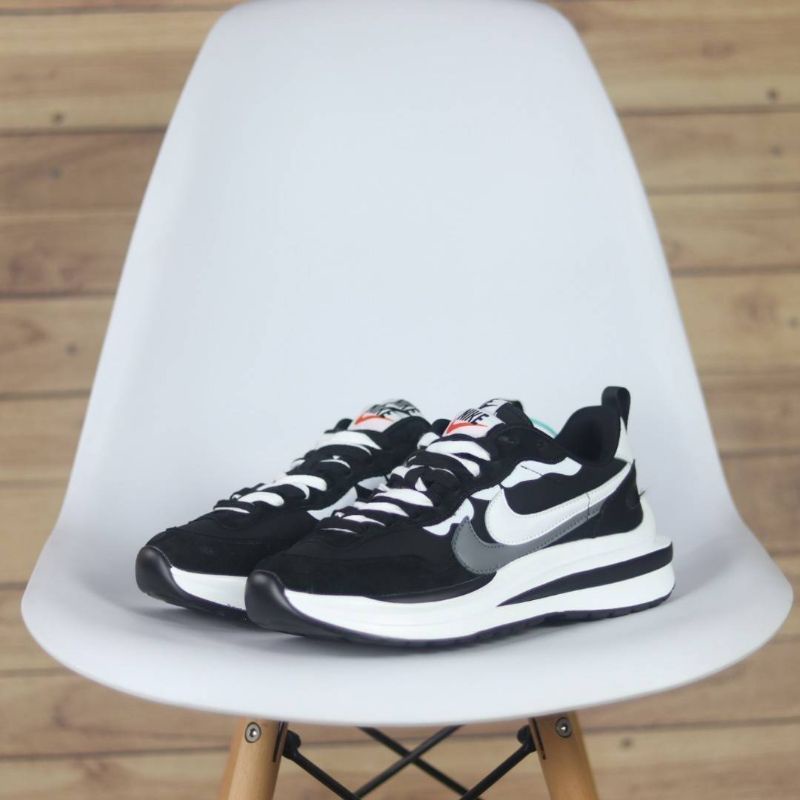 Nike VaporWaffle x Sacai