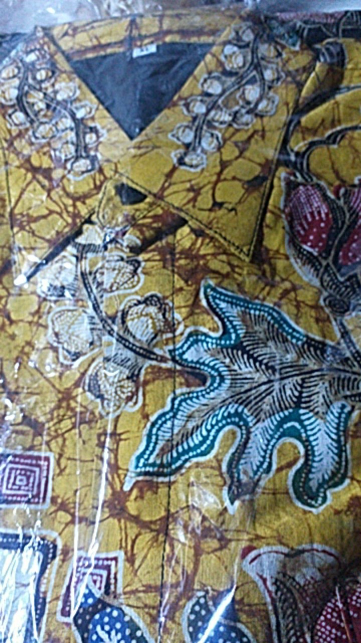 Hem Batik Furing Pria Dewasa Lengan Pendek