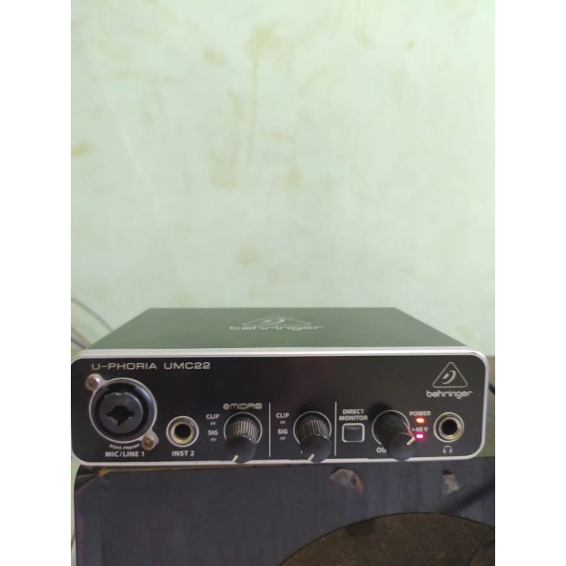 Soundcard Behringer Umc22 bekas