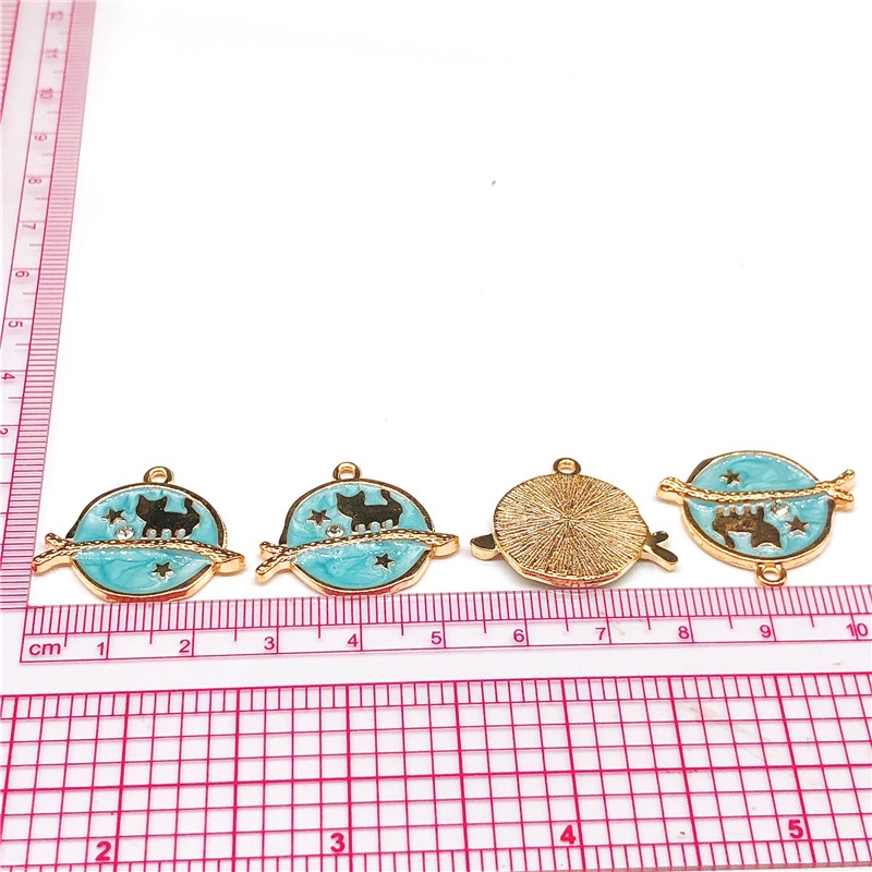 4pcs Gantungan Kunci Enamel Bentuk Kucing Bahan Alloy Untuk Wanita Charms