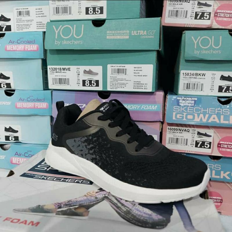 Sepatu Skechers Hitam