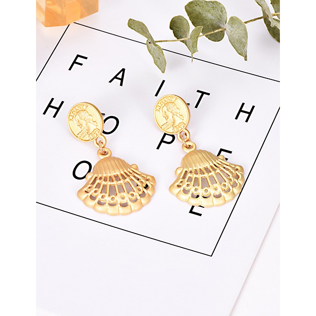 LRC Anting Tusuk Fashion Gold Alloy Head Shell Earrings F34170