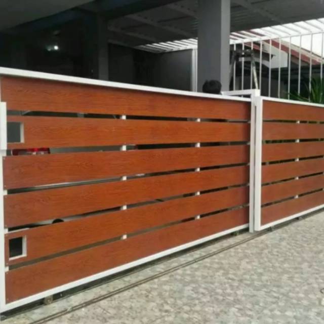 Pagar pintu gerbang bahan woodplank GRC motif kayu terbaru minimalis, harga permeter