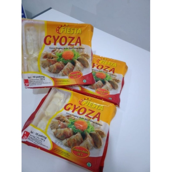 

(Ekspedisi hanya surabaya sidoarjo gresik) FIESTA GYOZA Isi 10
