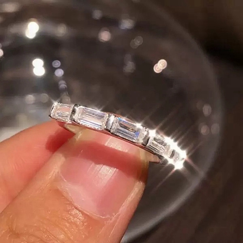 Cincin Jari Bentuk Persegi Geometris Bahan Cubic Zirconia Untuk Wanita