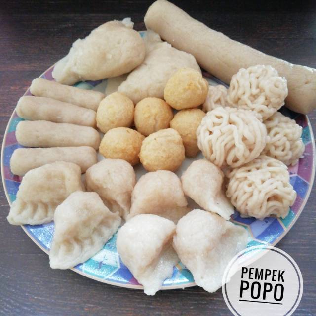 

Paket pempek Ikan