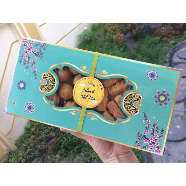 

Paket kue Ramadhan premium kastengel&nastar