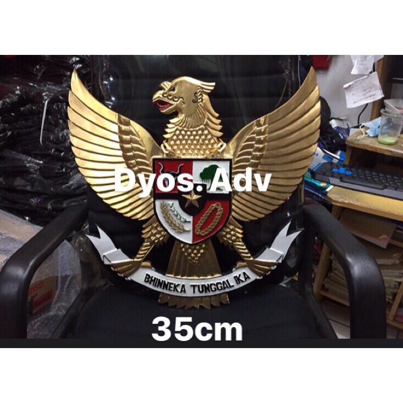 Patung garuda pancasila garuda pancasila garuda kayu garuda bahan kayu ukuran 35cm