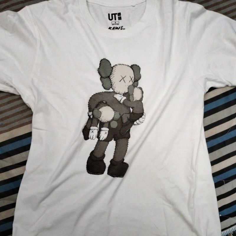 uniqlo x kaws second