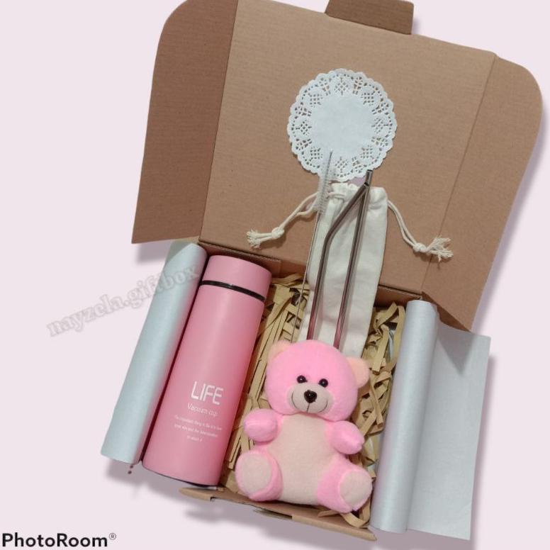

HAMPERS CEWEK KADO ULTAH GIFTBOX HADIAH ULANG TAHUN GRADUATION