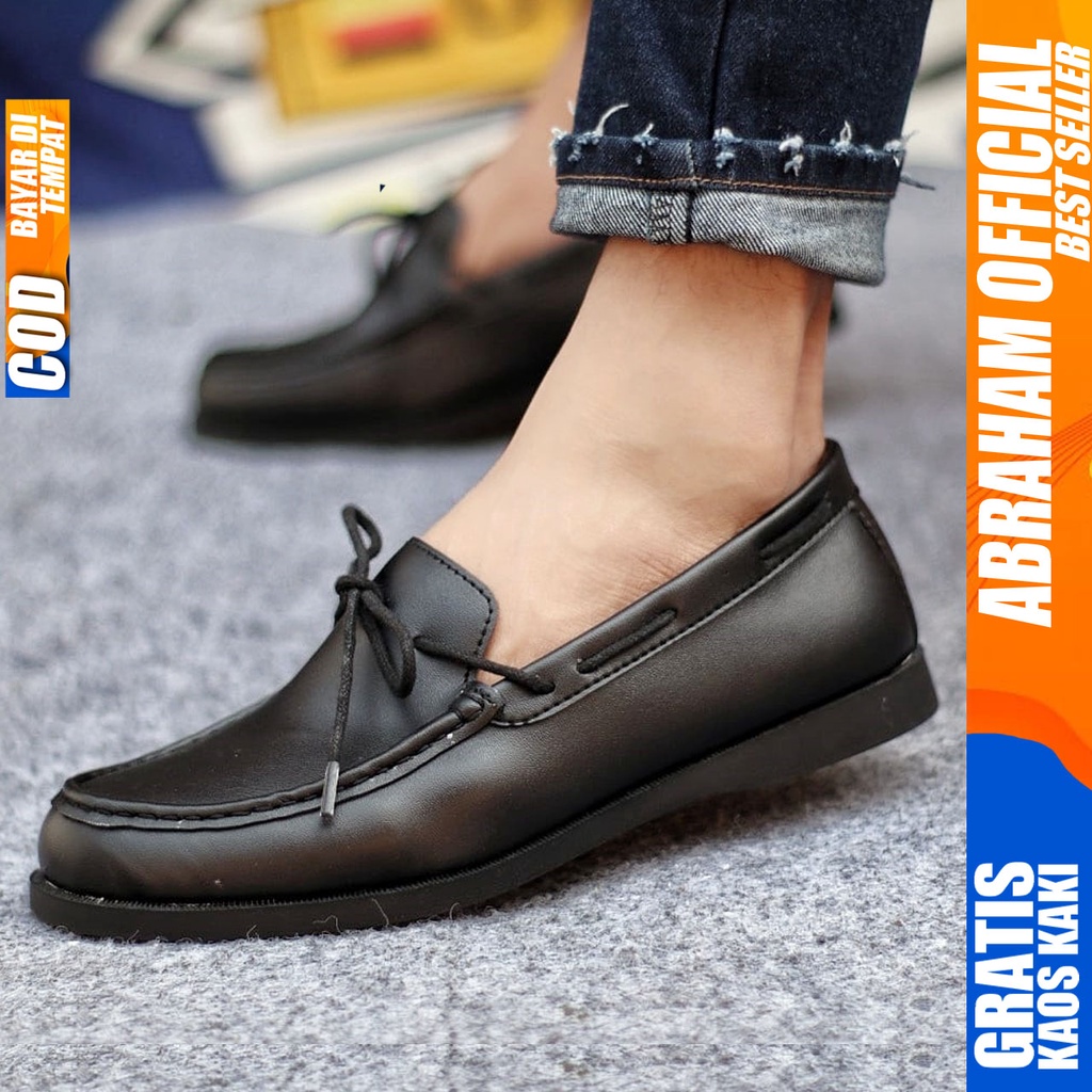 ABRHM X ELDER Casual Slip On Sepatu Kasual Pria Cowok hitam kulit Syntetik Sepatu Kasual Slop Anti Slip Semi Formal Kerja Kuliah Gaya Santai Keren Kekinian Original Murah Terlaris