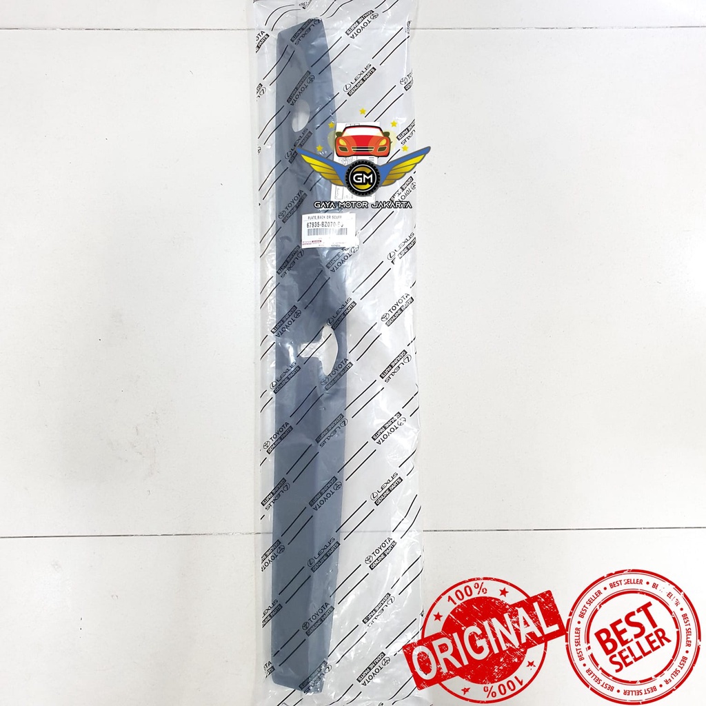 Penjepit Karpet Pintu Bagasi-Sillplate Belakang Avanza 67935-BZ070-B0