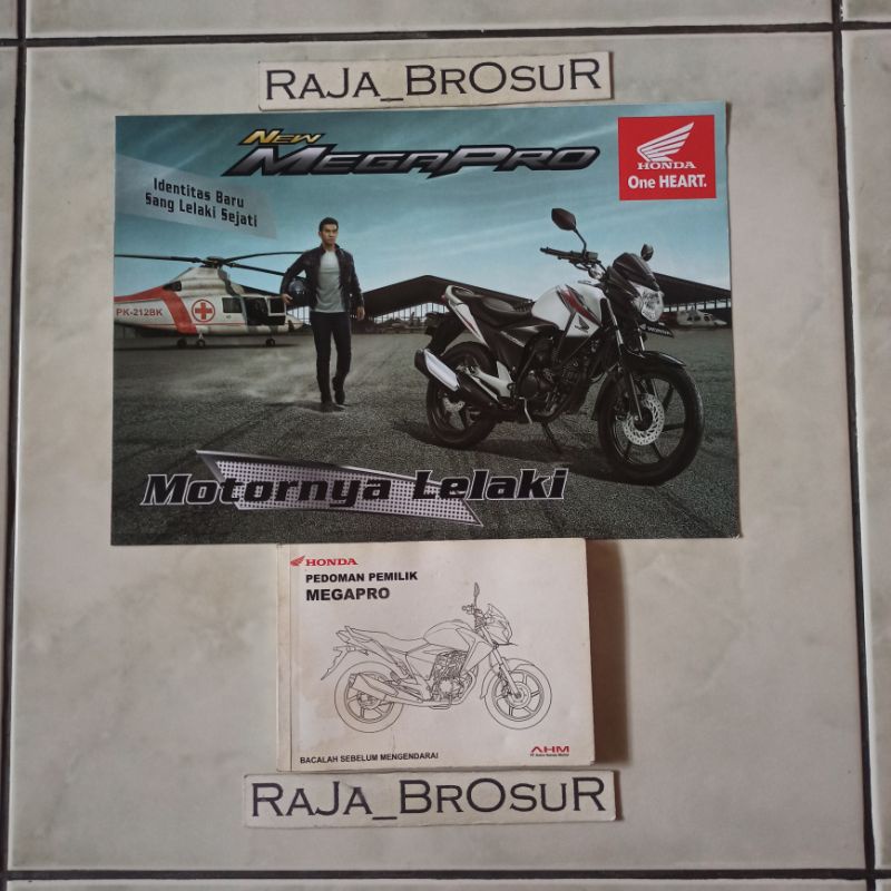 Buku pedoman pemilik/manual book + Poster brosur katalog leaflet Honda New MegaPro 2012 1Set