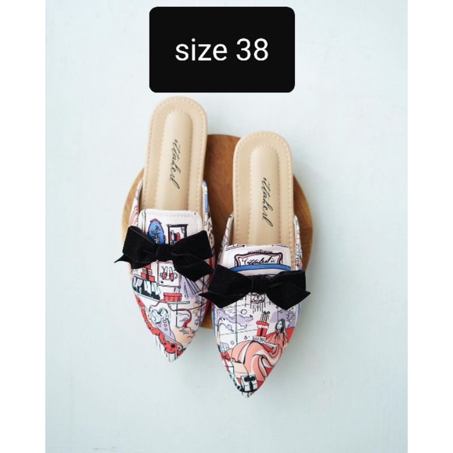 NEW Ittaherl Joy Mules Rouge 38