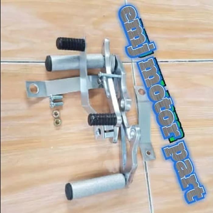 step underbone motor suzuki satria fu