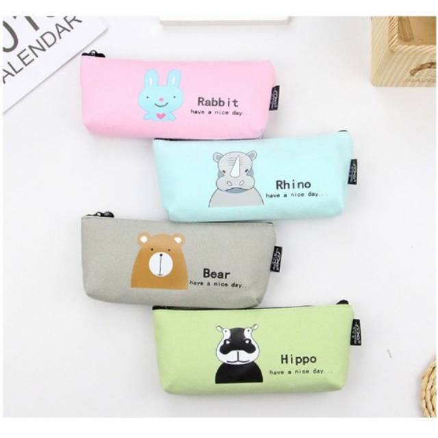 

BLS 07 Kotak pensil Kain Fancy warna bermotif kemasan VPC / Colored Fancy Fabric pencil box with VPC packaging