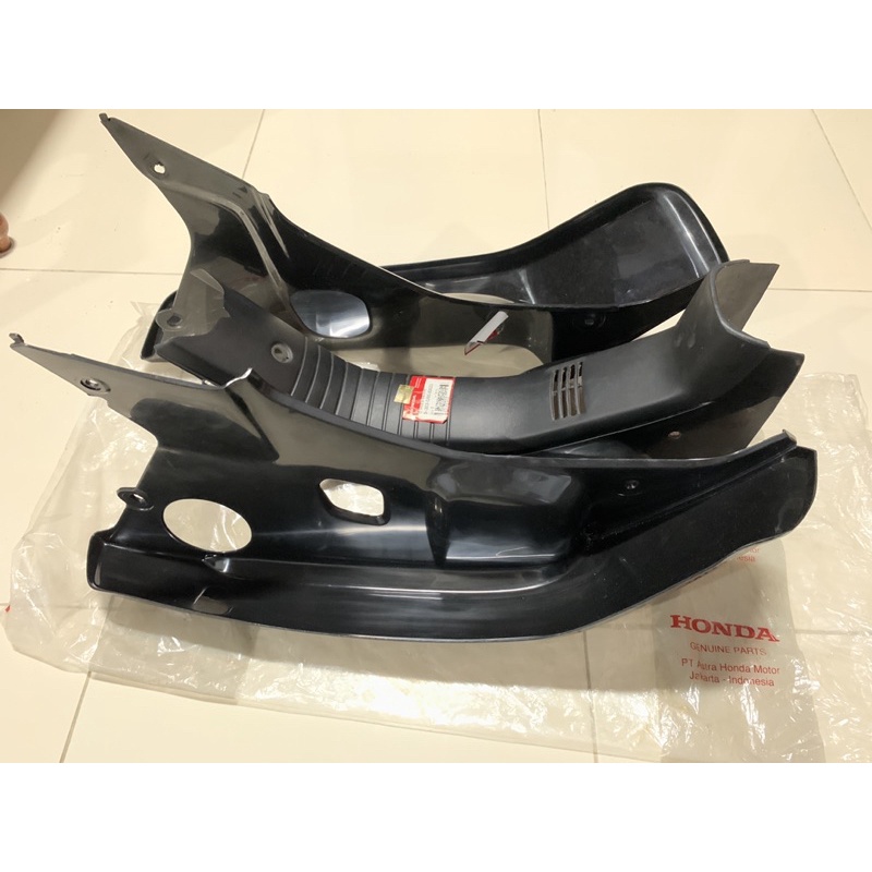 Legshield Sayap Tebeng Samping Dan Tengah Honda Astrea Grand Bulus Legenda Original Ori NOS Hitam