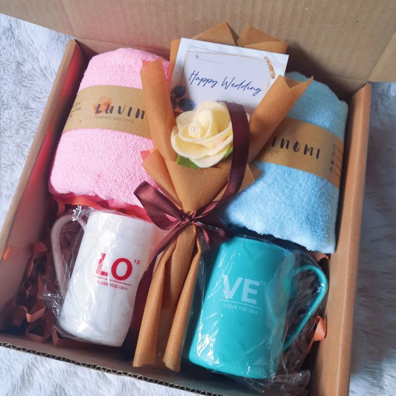 

Hampers Gift Box Handuk Dan Cangkir Couple Untuk Kado Pernikahan Murah