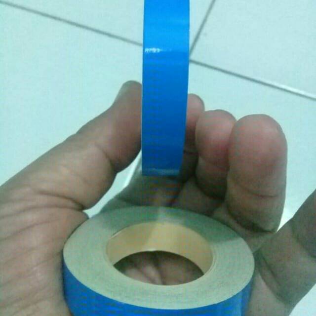 List velg biru