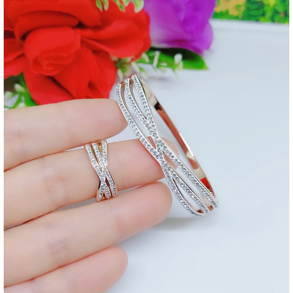 Set Titanium perhiasan wanita gelang dan cincin mata full