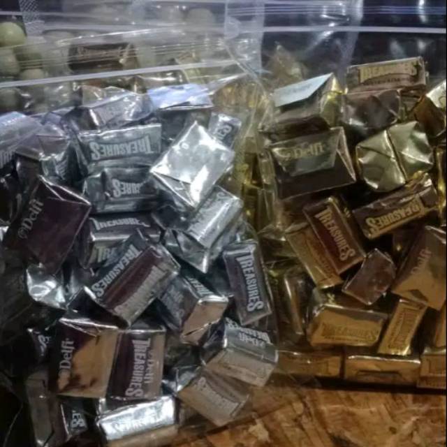 

Coklat Delfi Treasure silver & gold 250gr/500gr/1000gr