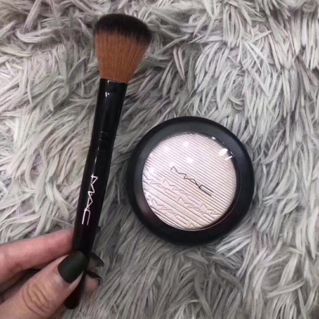 Mac bedak foundation  + kuas bedak