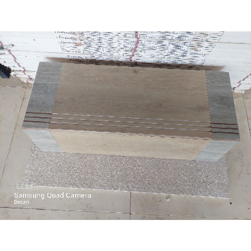 Granit tangga kombinasi abu beige 30x80+20x80