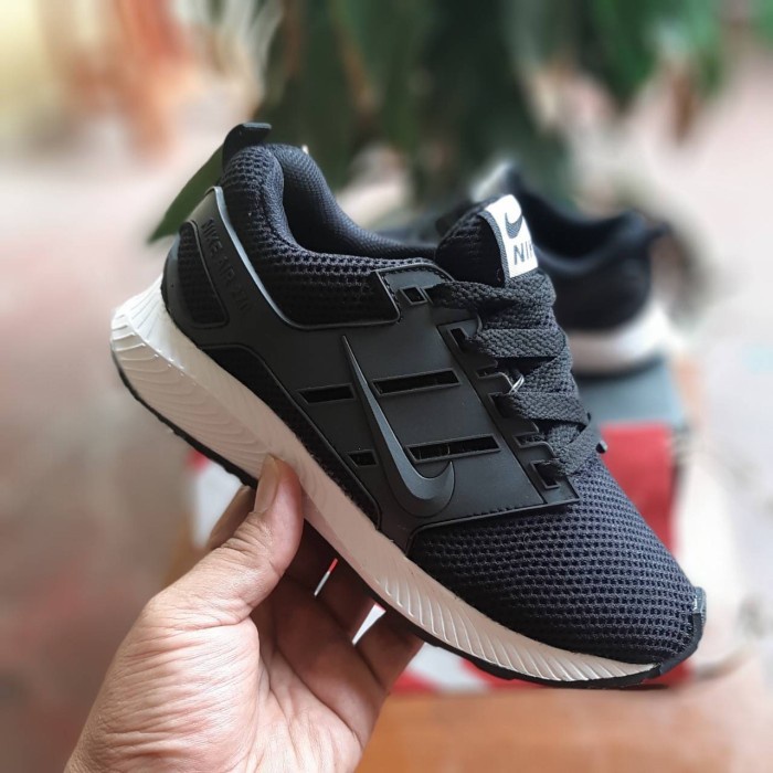 SEPATU ANAK SEKOLAH NIKE AIR MAX 270 BLACK WHITE R06 - 32