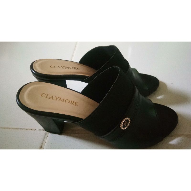 Sandal Wanita Claymore