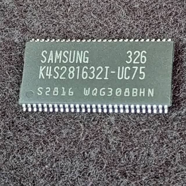 IC Samsung K4S281632I-UC75