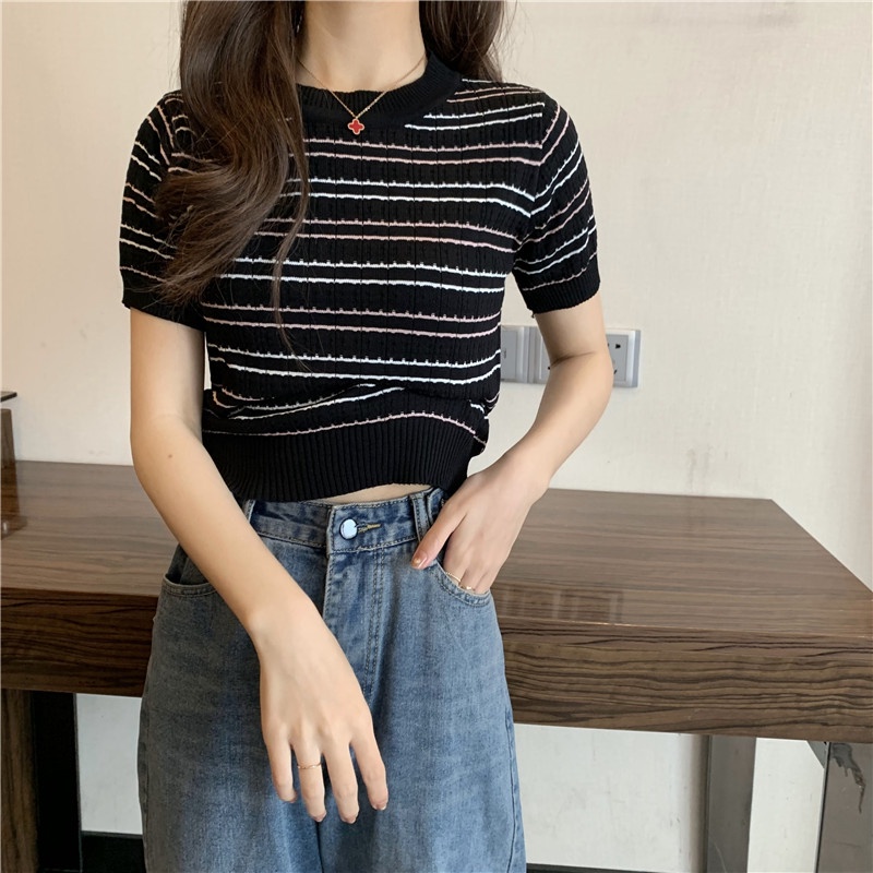 Atasan rajut model korea untuk wanita. T-Shirt Vintage Crop Top Wanita