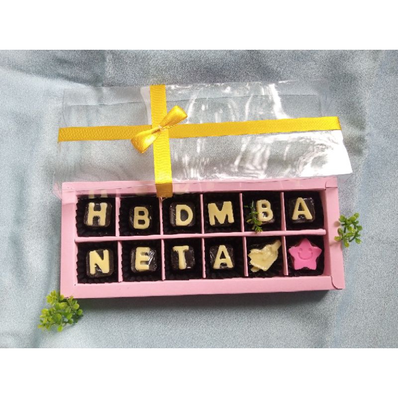 

Coklat Box12sekat