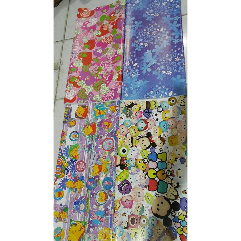 

Kertas Kado Glosy Murah Motif Random