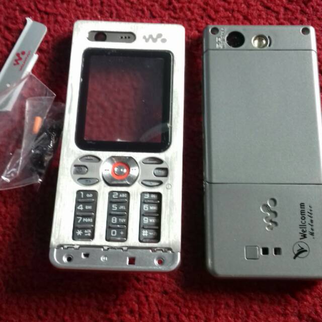 Casing fullset sony ericsson w880 w880i